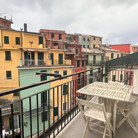 Main Street * Vernazza