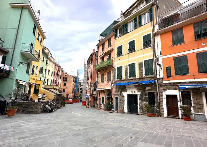 Main Street * Vernazza